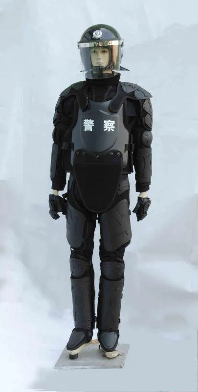 難燃機能付きライオットスーツ（FBF-L）